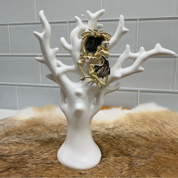 Vintage AJC Signed Art Deco Flapper Lady in a Mirror Figural Brass Brooch - Picture 4 of 11